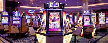 Người dùng Việt Nam trải nghiệm slot online và table game trên điện thoại tại 868vip